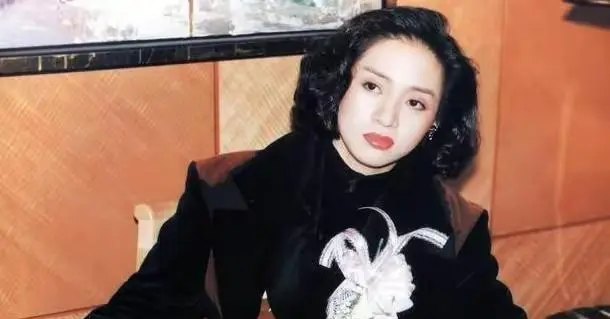 张艺谋证实梅艳芳曾为《十面埋伏》飞刀门大姐首选 _ 相关图片 张艺谋证实梅艳芳曾为《十面埋伏》飞刀门大姐首选 _ 相关图片